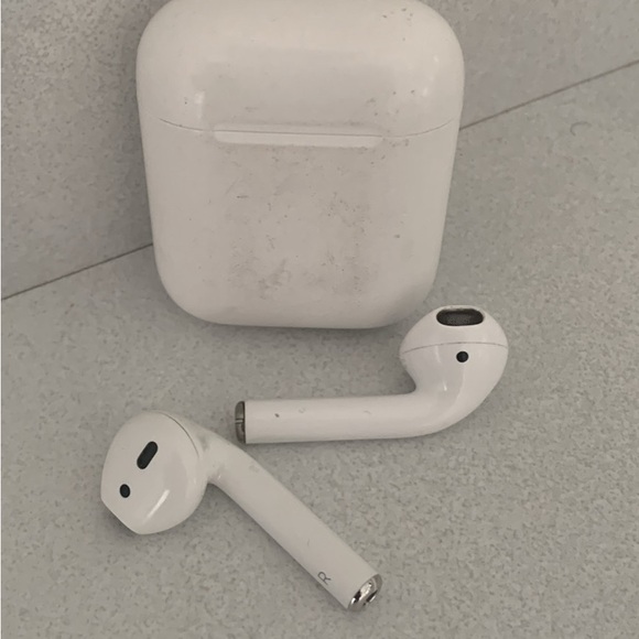 AirPods 2nd Gen - Picture 3 of 4